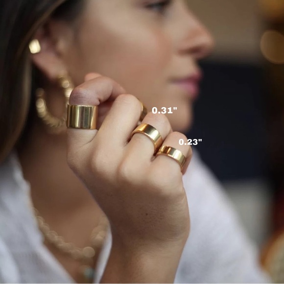 Gold band ring, stacking ring gold, thick gold ring - Picture 3 of 4